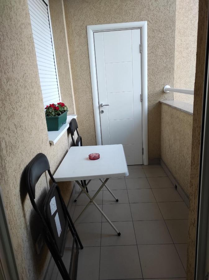 Apartman Marina Sa Garazom Novi Sad Exterior foto