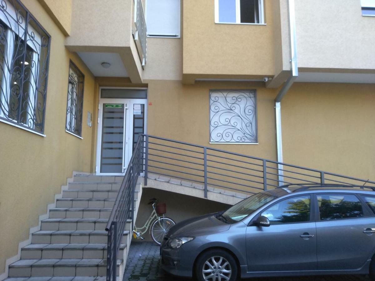 Apartman Marina Sa Garazom Novi Sad Exterior foto