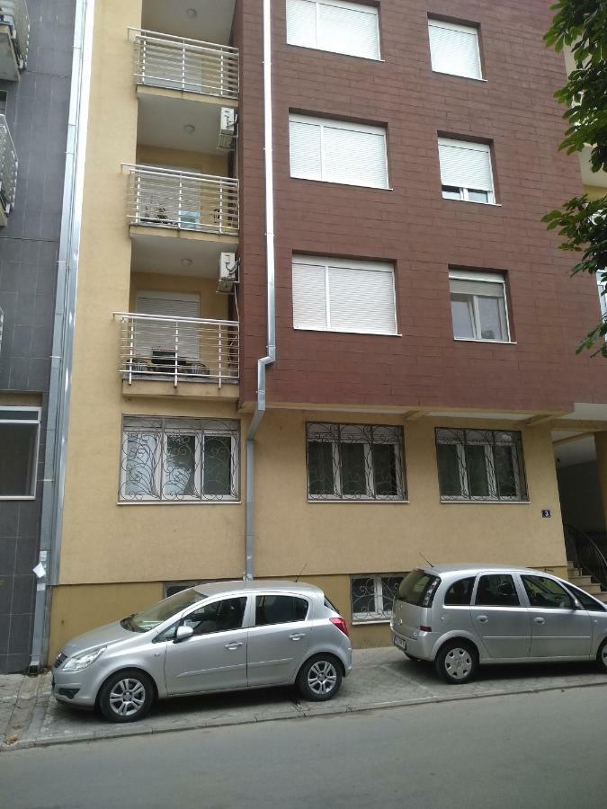 Apartman Marina Sa Garazom Novi Sad Exterior foto