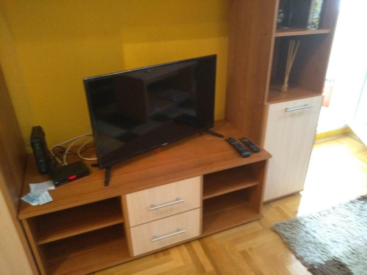 Apartman Marina Sa Garazom Novi Sad Exterior foto
